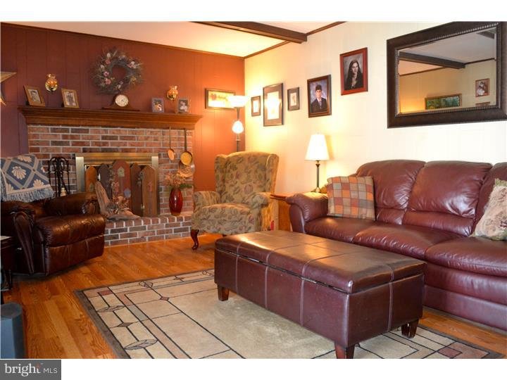 807 Broadcasting Road Wyomissing, PA 19610 - Photo 11 of 25 Family Room