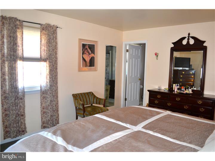 807 Broadcasting Road Wyomissing, PA 19610 - Photo 16 of 25 Bedroom - Main