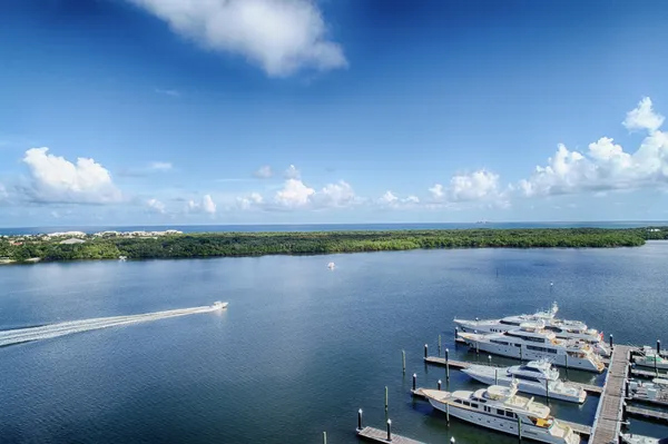 $985,000 | 100 Lakeshore Drive, Unit 754, North Palm Beach, FL 33408