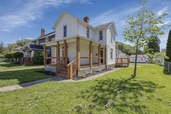 $220,000 | 806 North High Street, Lancaster, OH 43130