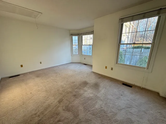 $260,000 | 926 Quinnipiac Avenue, Unit 1, New Haven, CT 06513