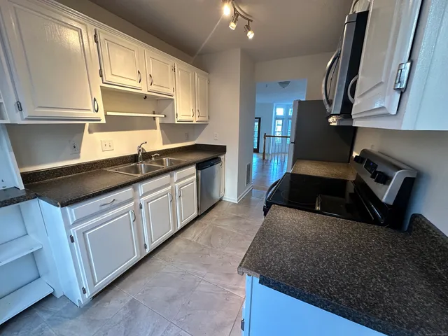 $260,000 | 926 Quinnipiac Avenue, Unit 1, New Haven, CT 06513