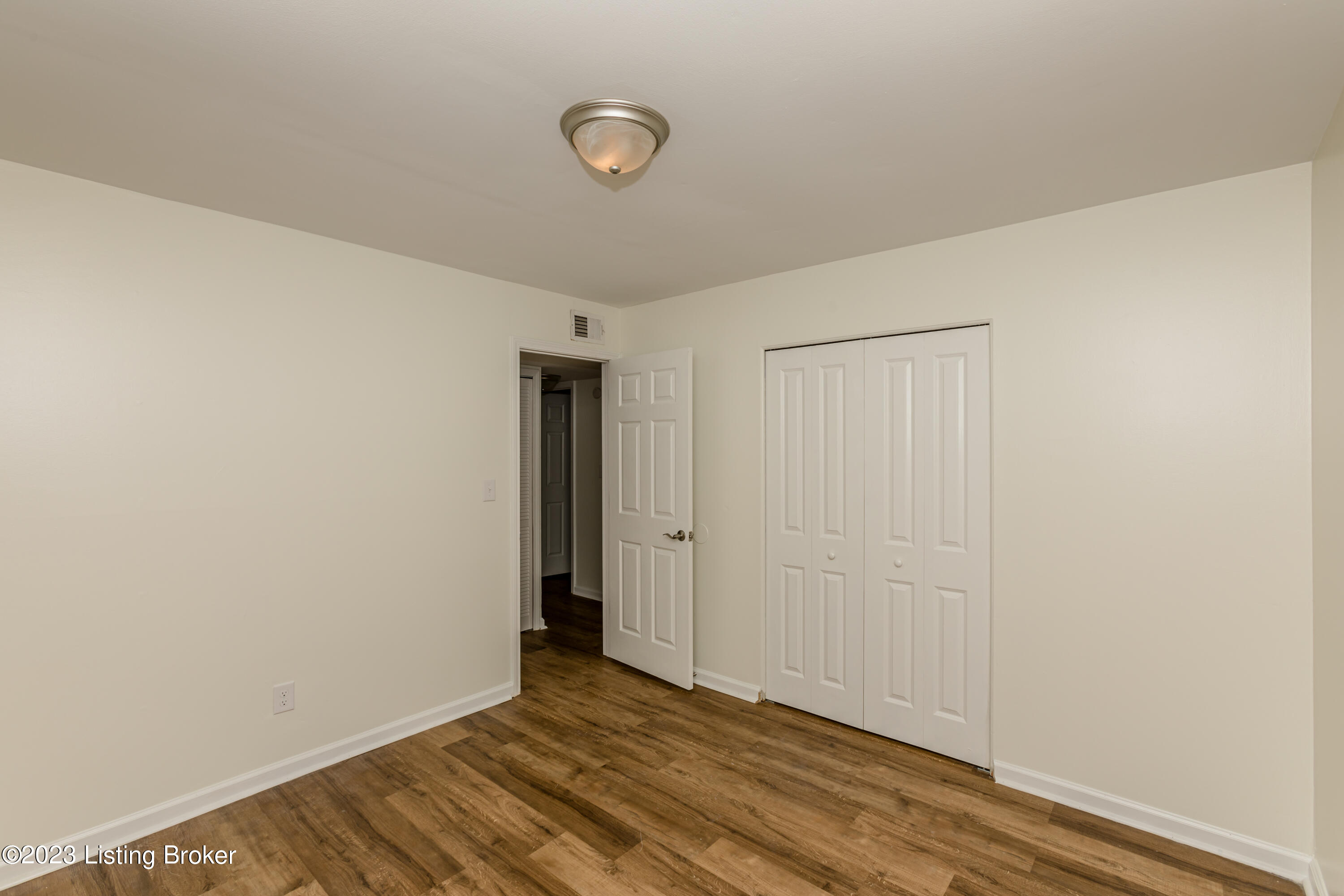 166 Dale Road Louisville, KY 40229 - Photo 23 of 34 1F9A9345