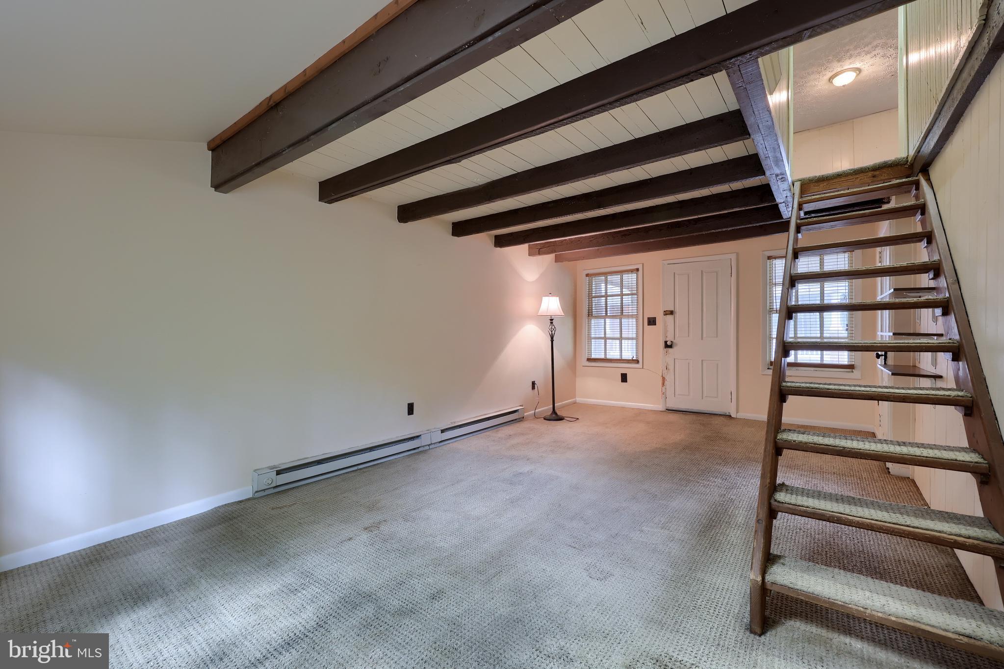 306 6th Street Mount Gretna, PA 17064 - Photo 11 of 25 Livingroom