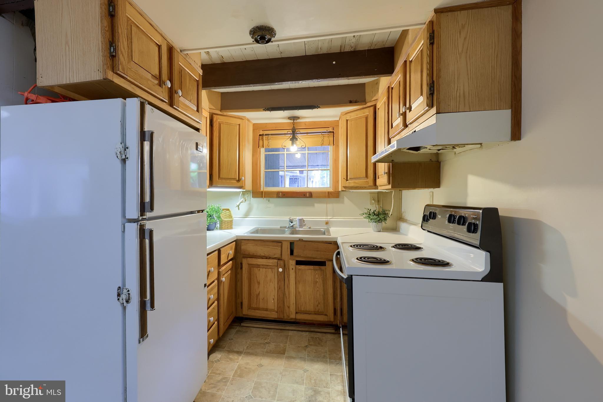 306 6th Street Mount Gretna, PA 17064 - Photo 17 of 25 Kitchen