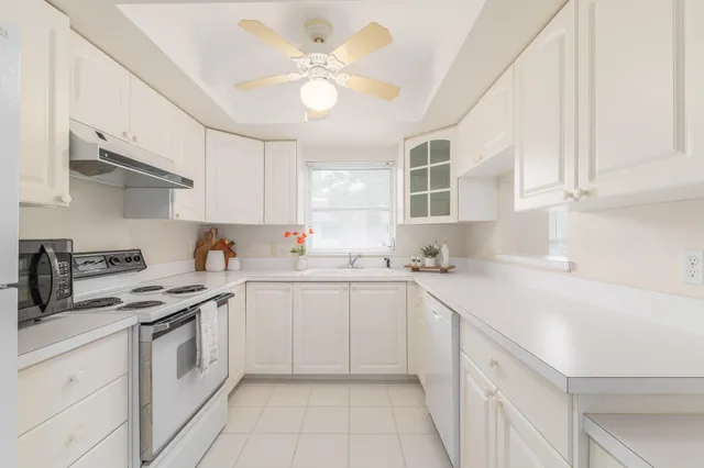 $1,725 | 2950 Southeast Ocean Boulevard, Unit 24, Stuart, FL 34996