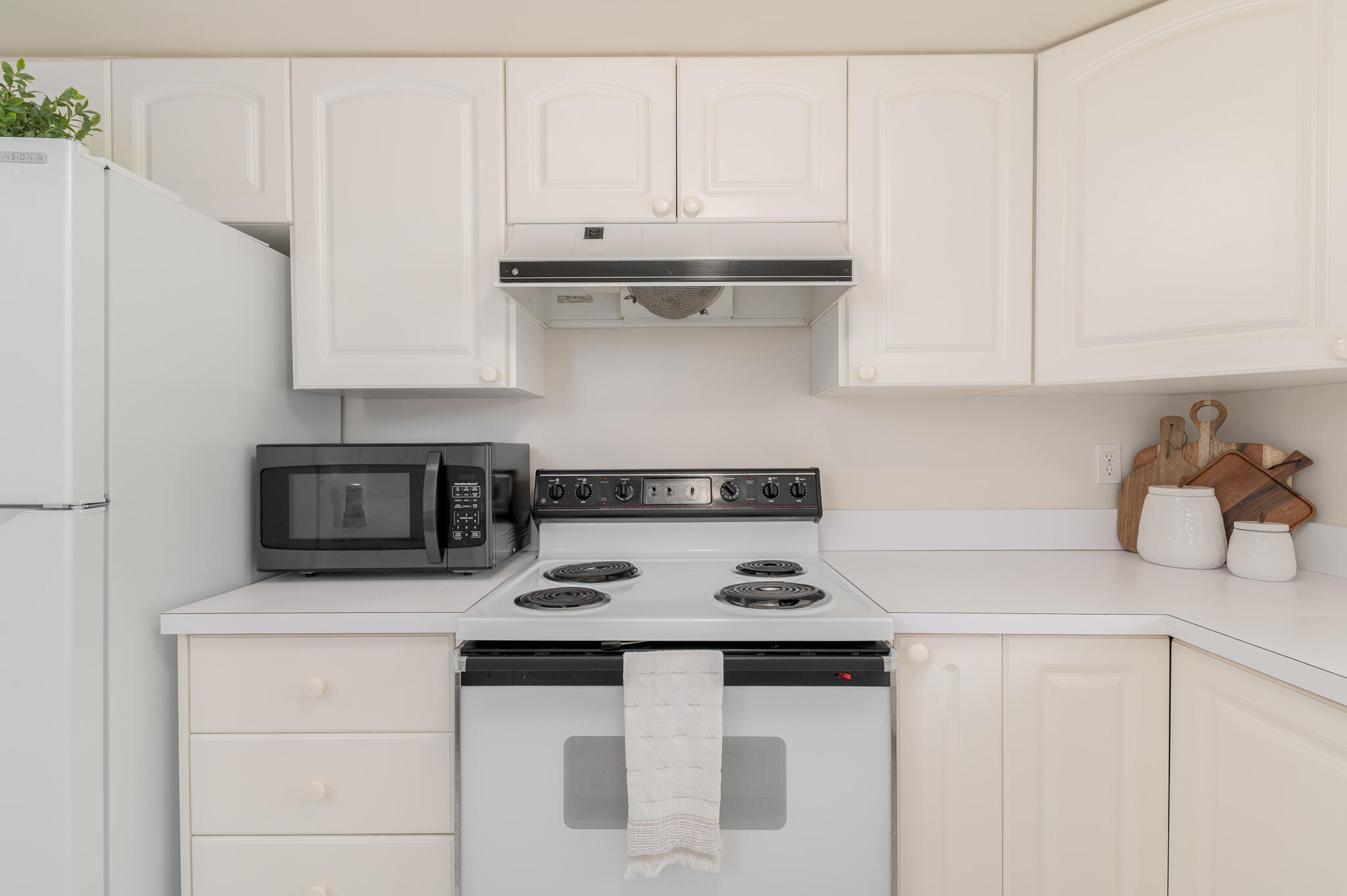 2950 Southeast Ocean Boulevard, Unit 24 Stuart, FL 34996 - Photo 5 of 21 Kitchen