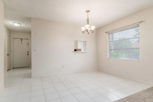 $1,725 | 2950 Southeast Ocean Boulevard, Unit 24, Stuart, FL 34996