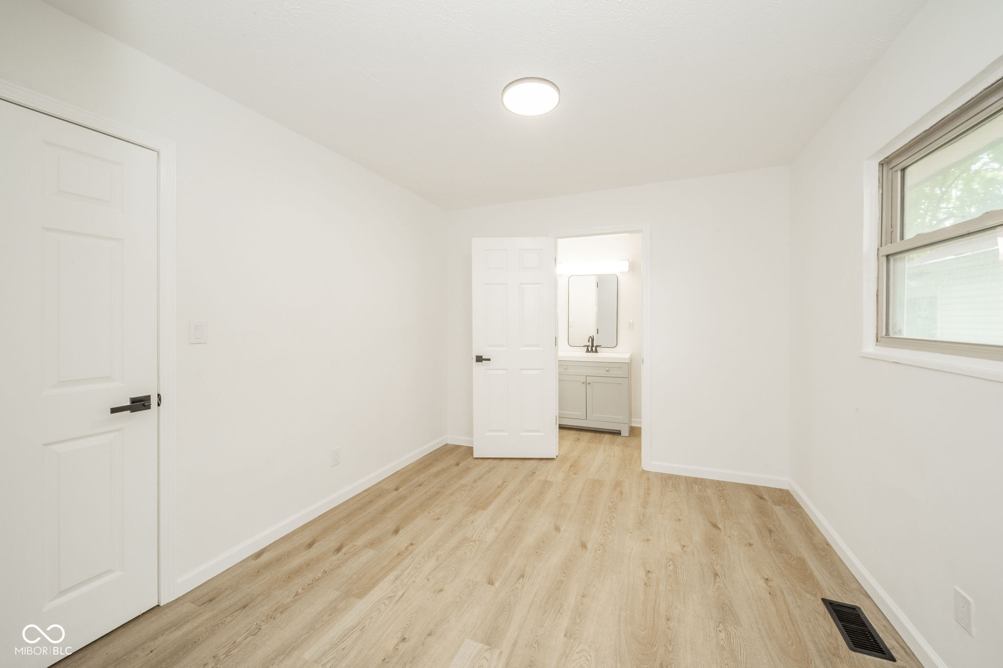 3320 East 26th Street Indianapolis, IN 46218 - Photo 15 of 29