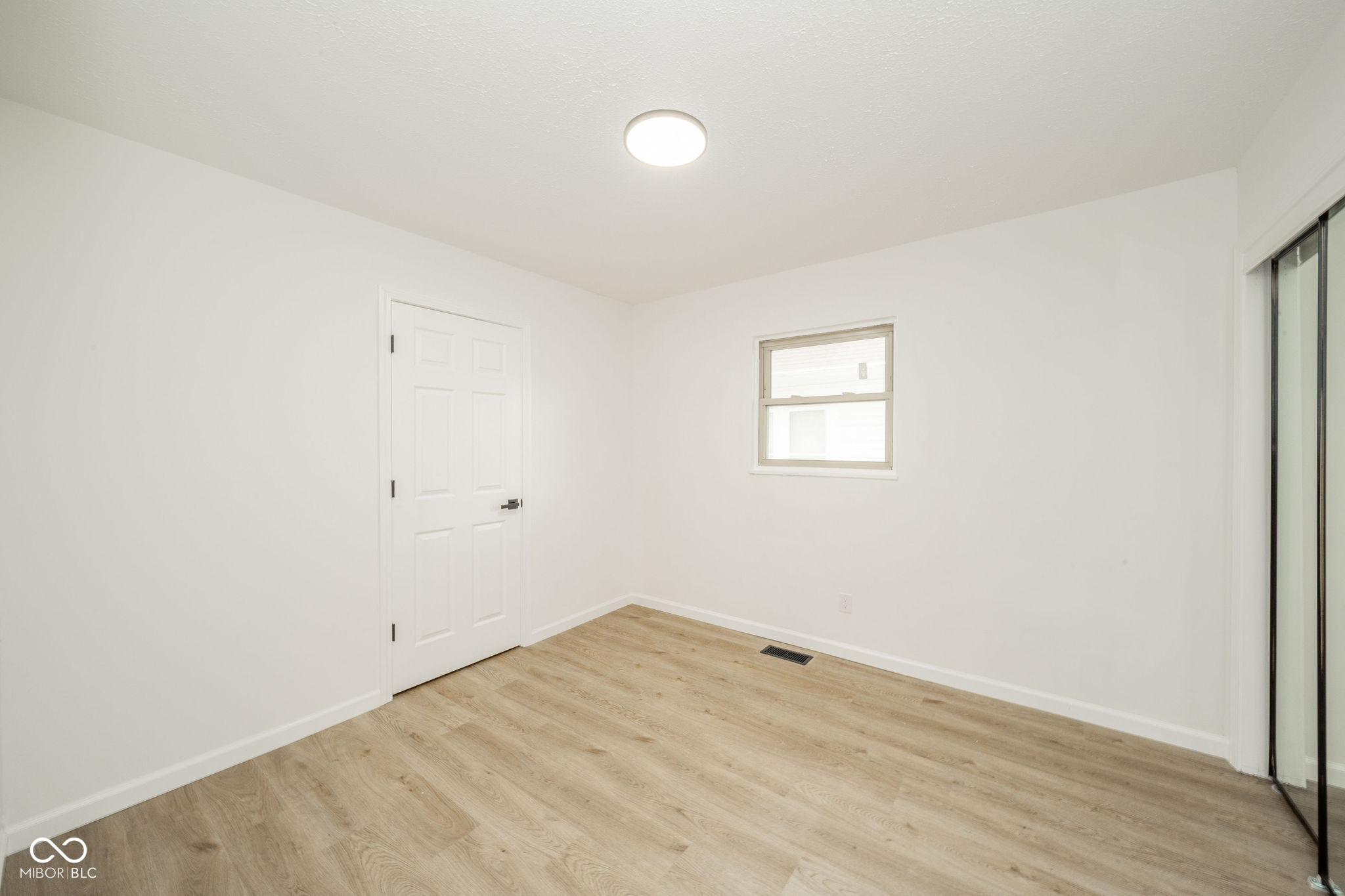 3320 East 26th Street Indianapolis, IN 46218 - Photo 16 of 29