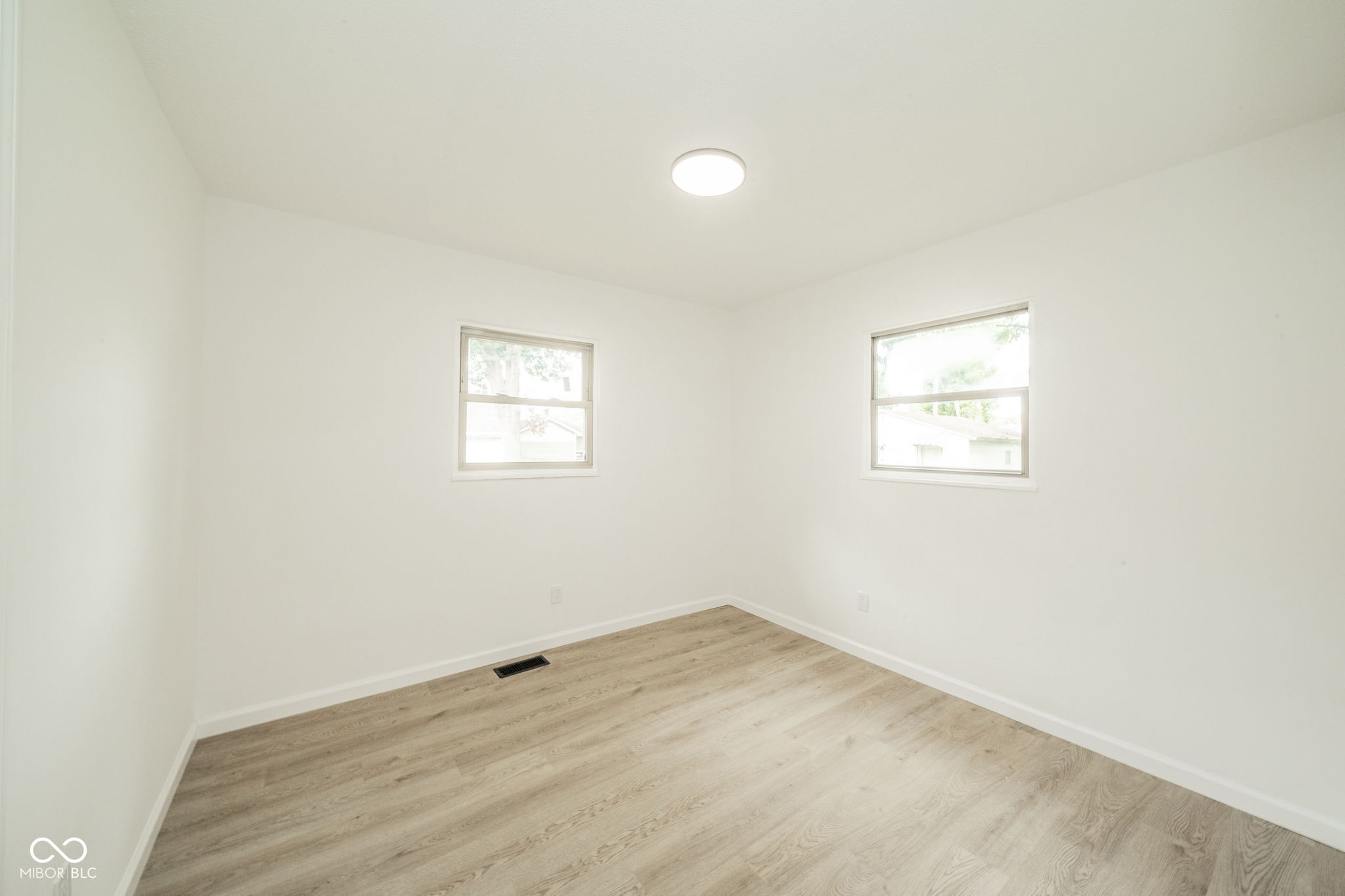 3320 East 26th Street Indianapolis, IN 46218 - Photo 19 of 29