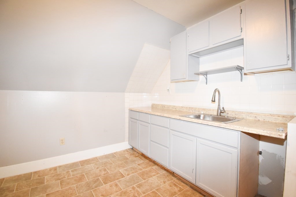 20 Lexington Street Springfield, MA 01107 - Photo 19 of 36 Gallery Image 19