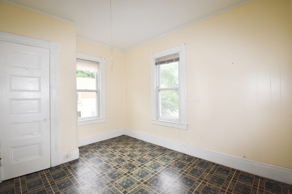 20 Lexington Street Springfield, MA 01107 - Photo 9 of 36 Gallery Image 9