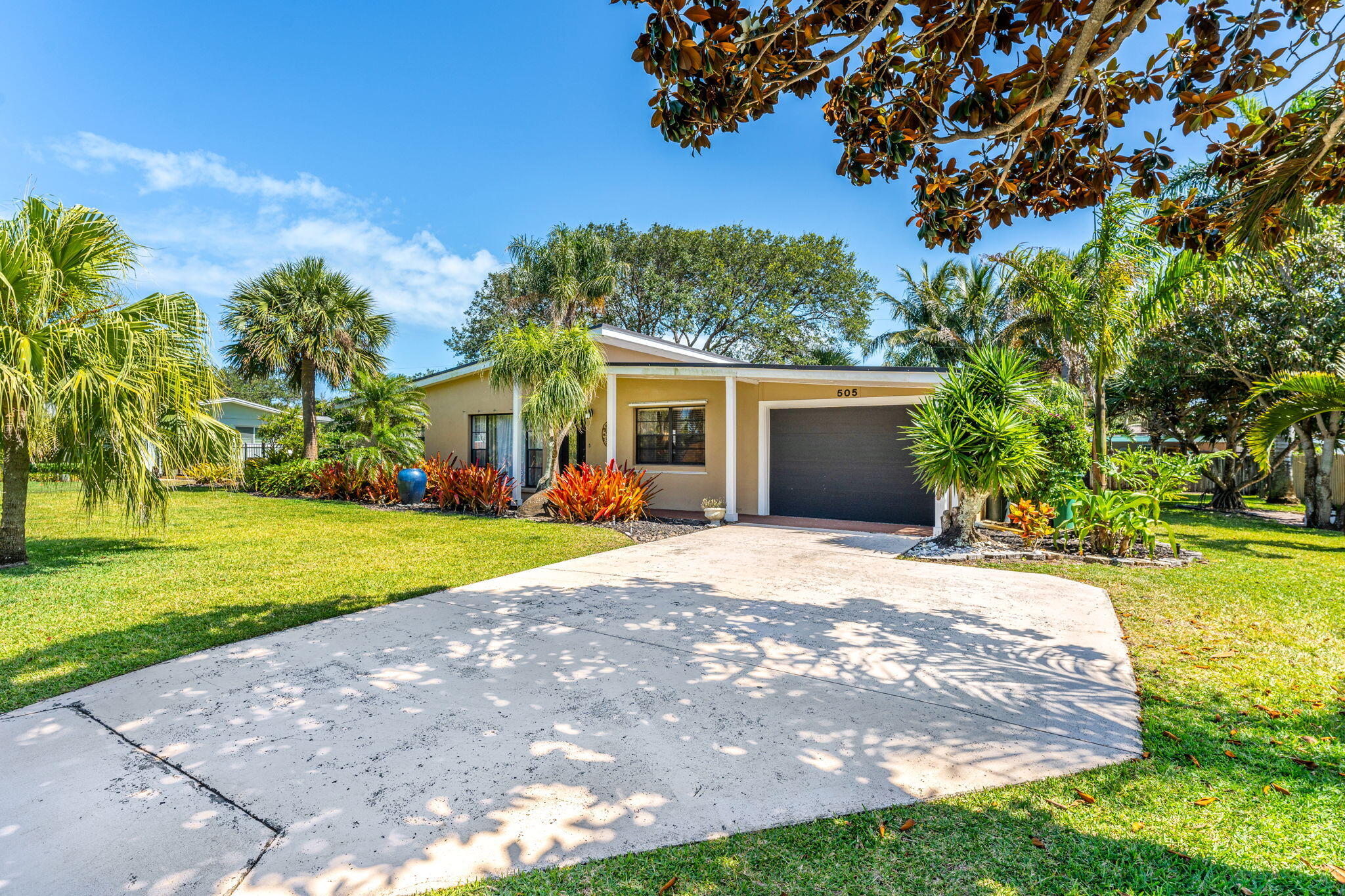 505 Poinsettia Road Melbourne Beach, FL 32951 - Photo 4 of 25 Sought After Community!
