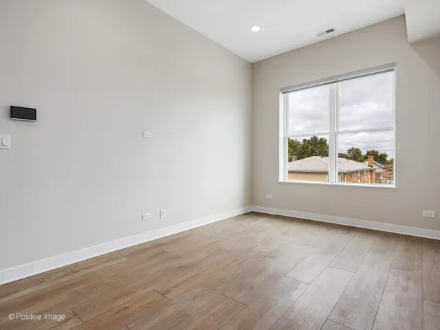 $2,200 | 7517 West Belmont Avenue, Unit 3W, Chicago, IL 60707