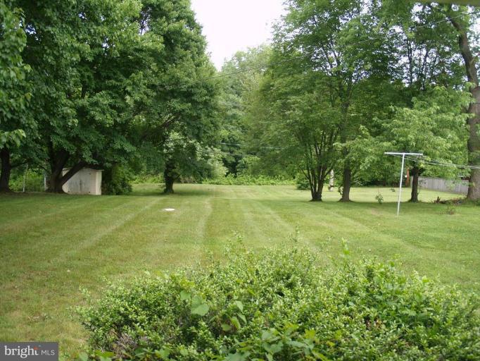 7 Weyfield Court Rosedale, MD 21237 - Photo 14 of 14 Back yard