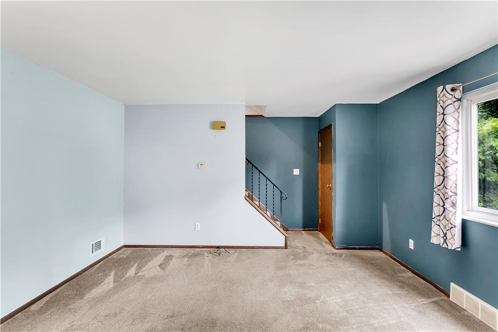 3449 Middletown Road Pittsburgh, PA 15204 - Photo 9 of 25 Gallery Image 9