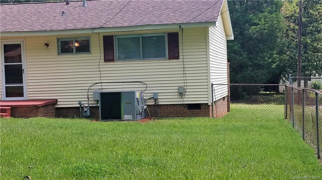 2720 Thornton Road Charlotte, NC 28208 - Photo 13 of 17 Gallery Image 13