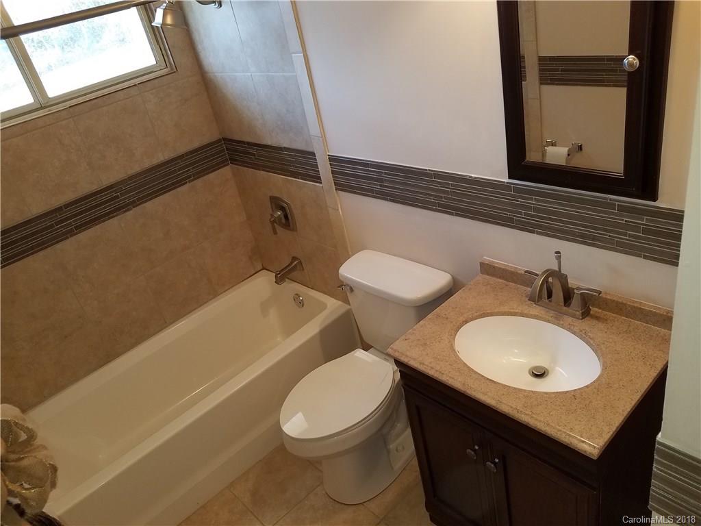 2720 Thornton Road Charlotte, NC 28208 - Photo 3 of 17 Gallery Image 3