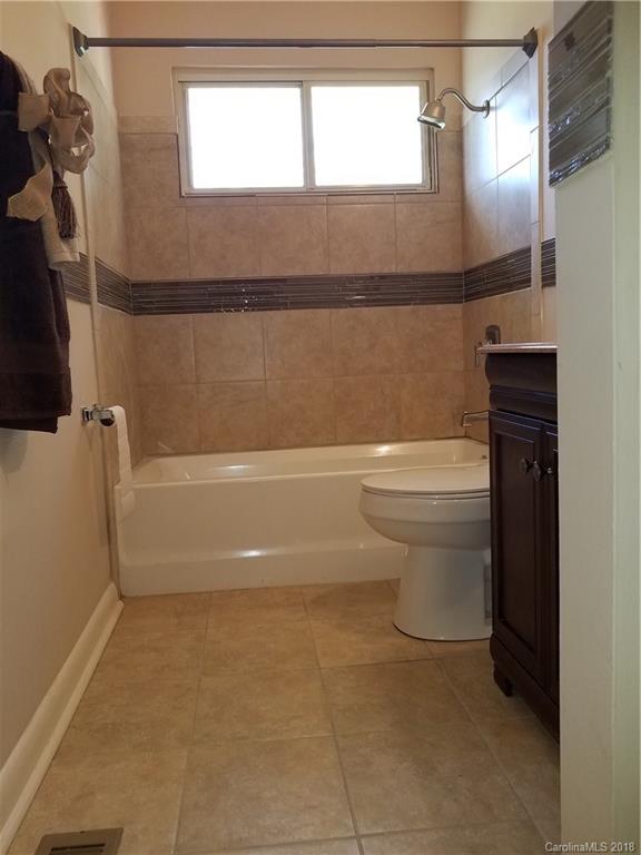 2720 Thornton Road Charlotte, NC 28208 - Photo 4 of 17 Gallery Image 4
