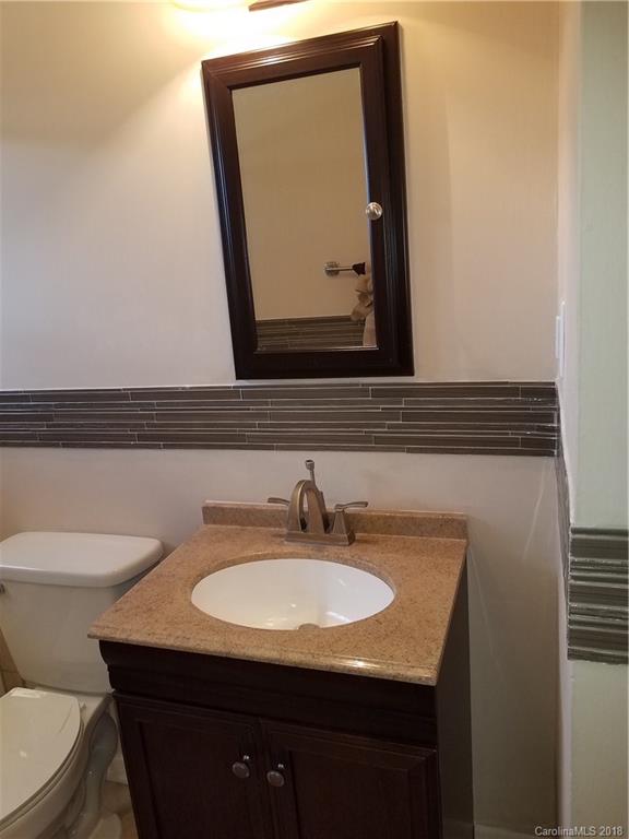 2720 Thornton Road Charlotte, NC 28208 - Photo 6 of 17 Gallery Image 6