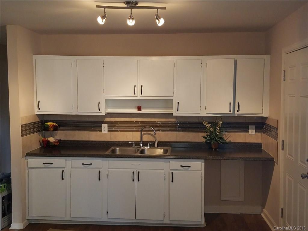 2720 Thornton Road Charlotte, NC 28208 - Photo 7 of 17 Gallery Image 7