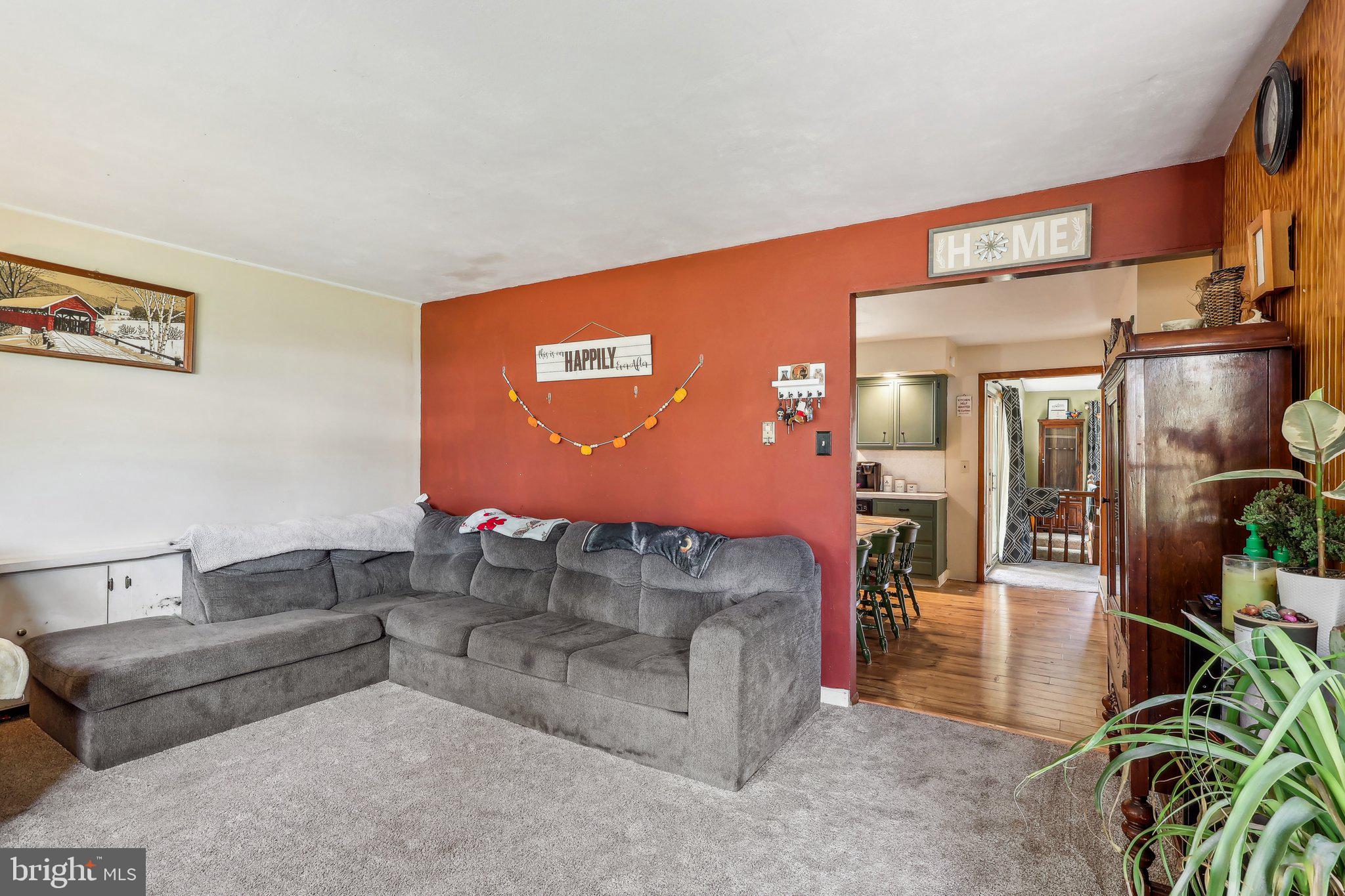 214 South Front Street Catasauqua, PA 18032 - Photo 3 of 39