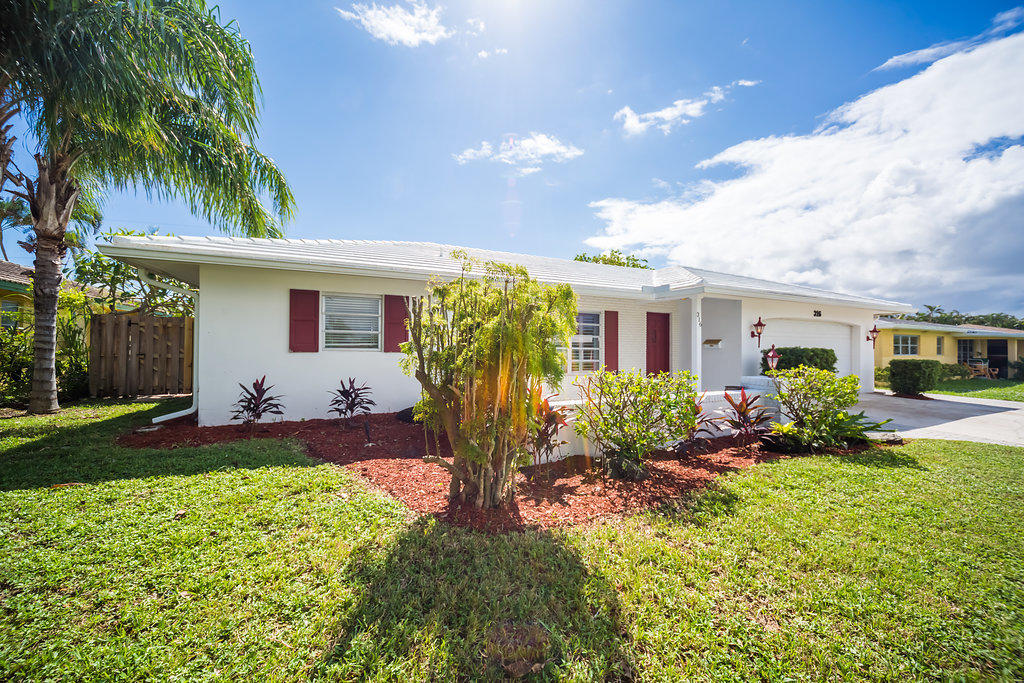 316 Northeast 31st Street Boca Raton, FL 33431 - Photo 3 of 25 PHO_7309-HDR