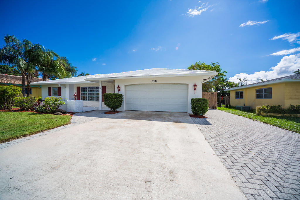 316 Northeast 31st Street Boca Raton, FL 33431 - Photo 4 of 25 PHO_7315-HDR