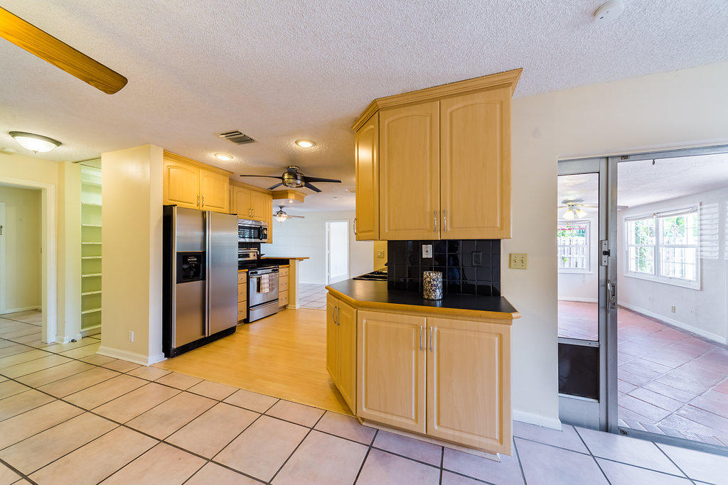 316 Northeast 31st Street Boca Raton, FL 33431 - Photo 9 of 25 PHO_7351-HDR