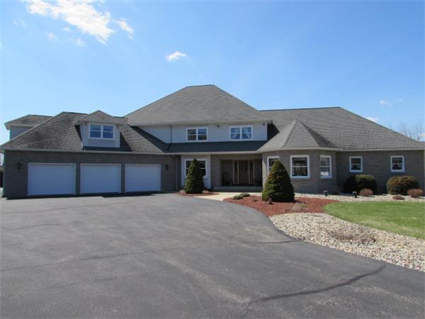 21 Spring Meadows South Hadley, MA 01075 - Photo 1 of 28 Gallery Image 1