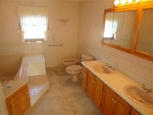 21 Spring Meadows South Hadley, MA 01075 - Photo 14 of 28 Gallery Image 14