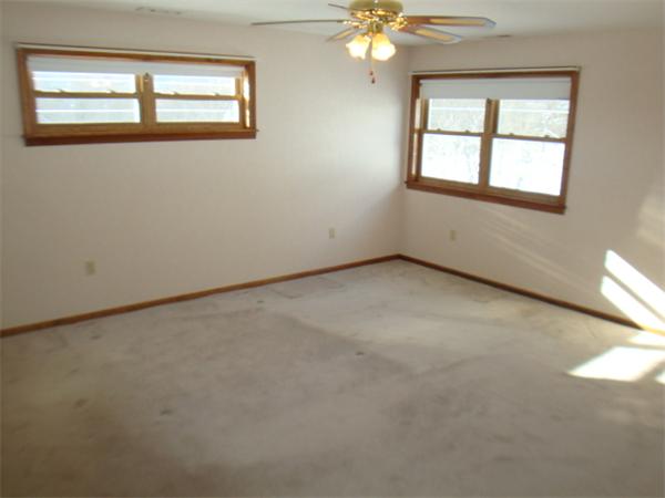 21 Spring Meadows South Hadley, MA 01075 - Photo 15 of 28 Gallery Image 15
