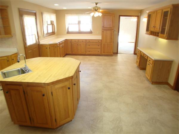 21 Spring Meadows South Hadley, MA 01075 - Photo 6 of 28 Gallery Image 6