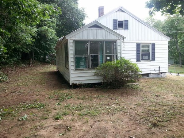 33 Stuart Street Gardner, MA 01440 - Photo 2 of 12 Gallery Image 2