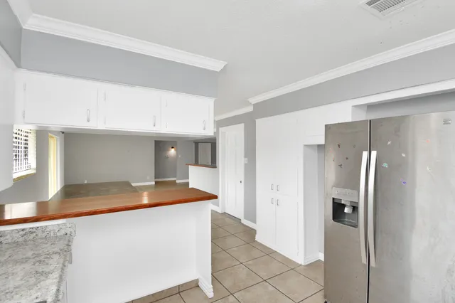 $1,700 | 6814 Della Street, Houston, TX 77093