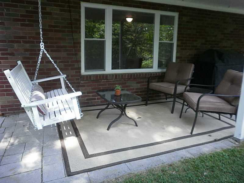 190 Goldsmith Road Pittsburgh, PA 15237 - Photo 17 of 18 Patio/Deck.