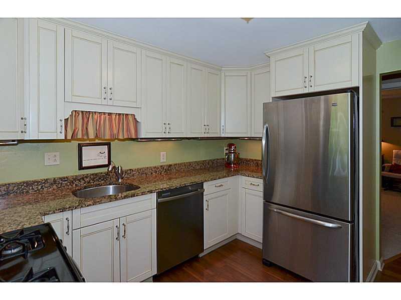 190 Goldsmith Road Pittsburgh, PA 15237 - Photo 6 of 18 Kitchen.