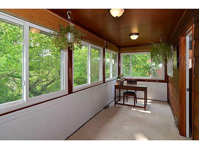 190 Goldsmith Road Pittsburgh, PA 15237 - Photo 8 of 18 Den/Family/Great Room.
