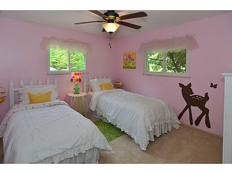 190 Goldsmith Road Pittsburgh, PA 15237 - Photo 10 of 18 Bedroom.