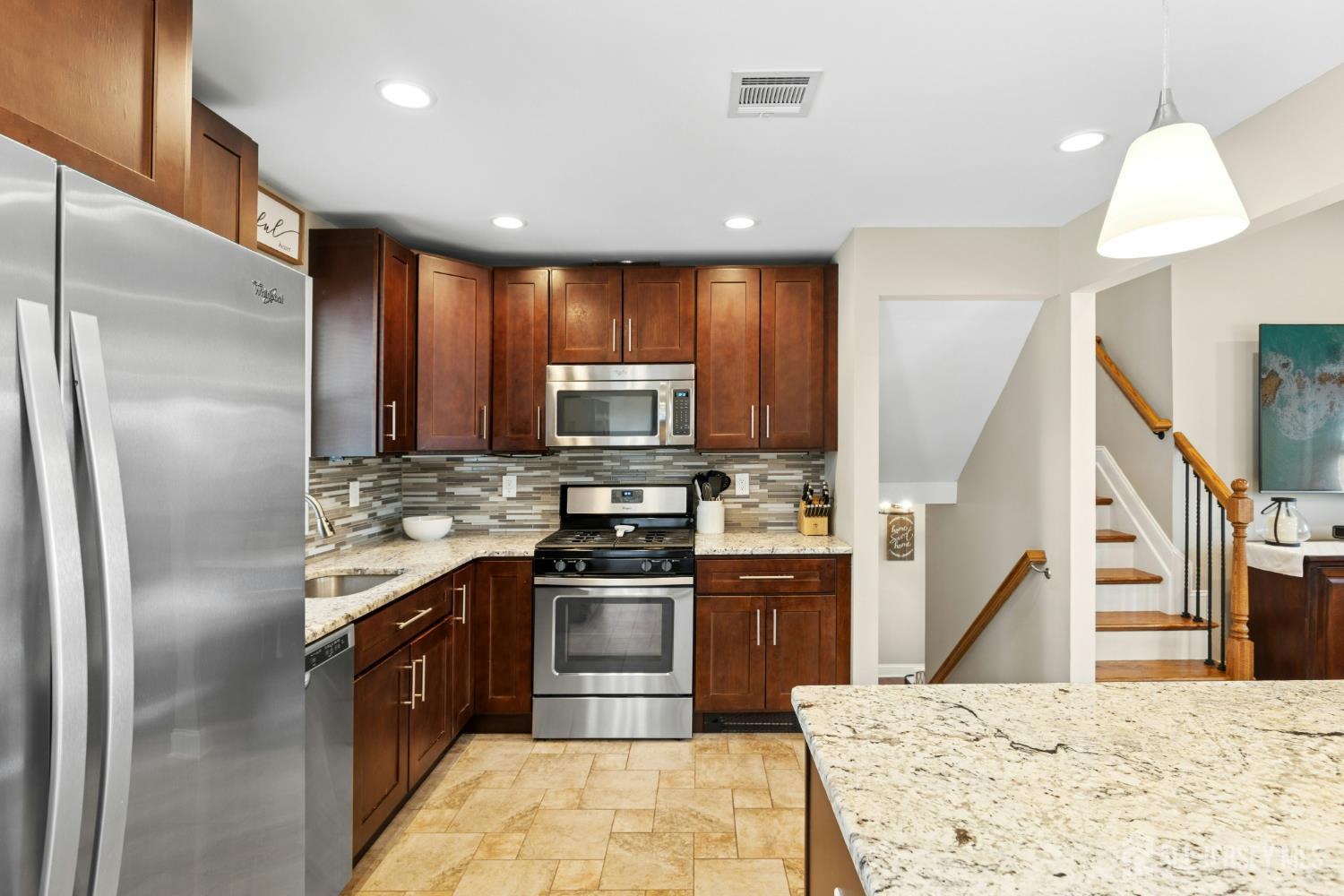 16 Neptune Place Colonia, NJ 07067 - Photo 12 of 34