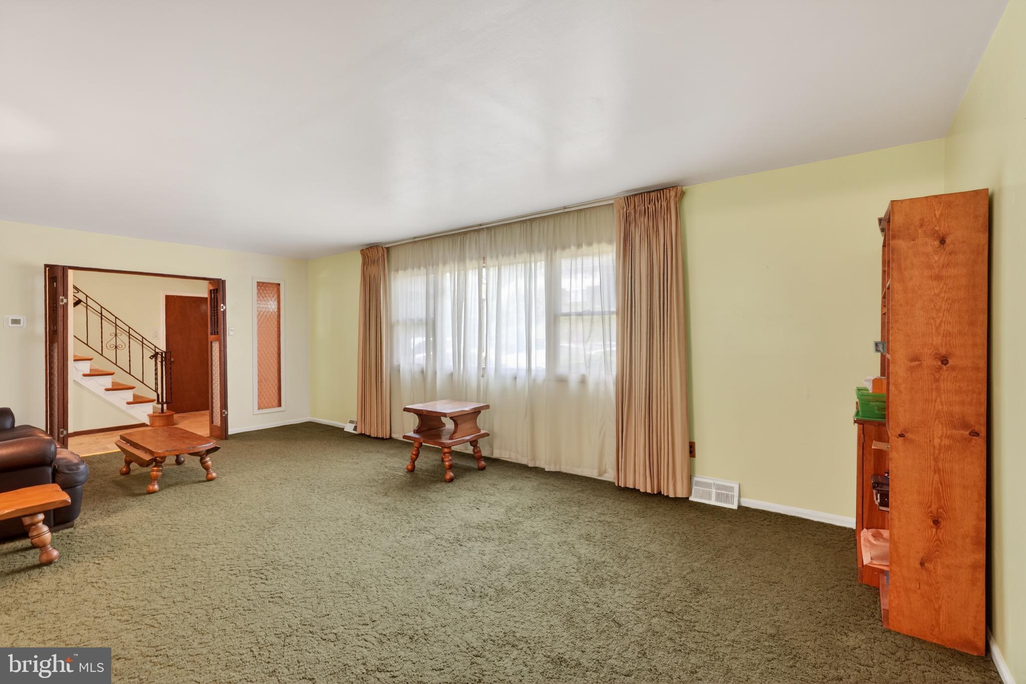 712 Meadowlark Road Norristown, PA 19403 - Photo 5 of 30