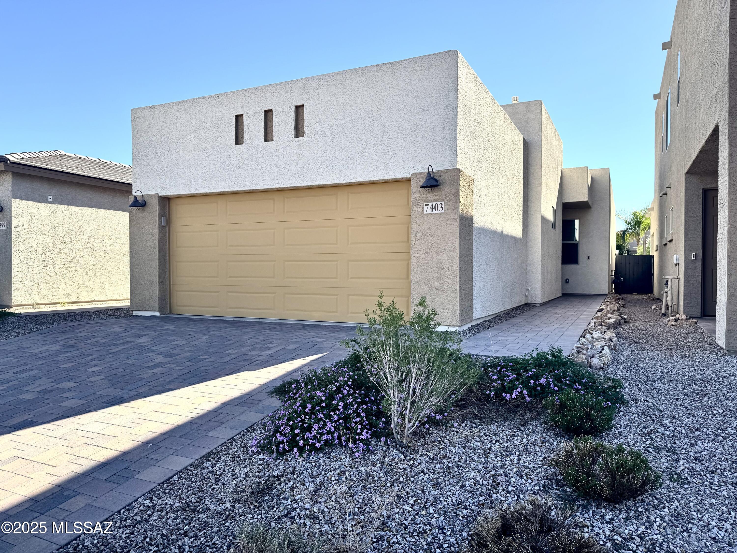 7403 West Barrel Racer Road Tucson, AZ 85743 - Photo 2 of 48