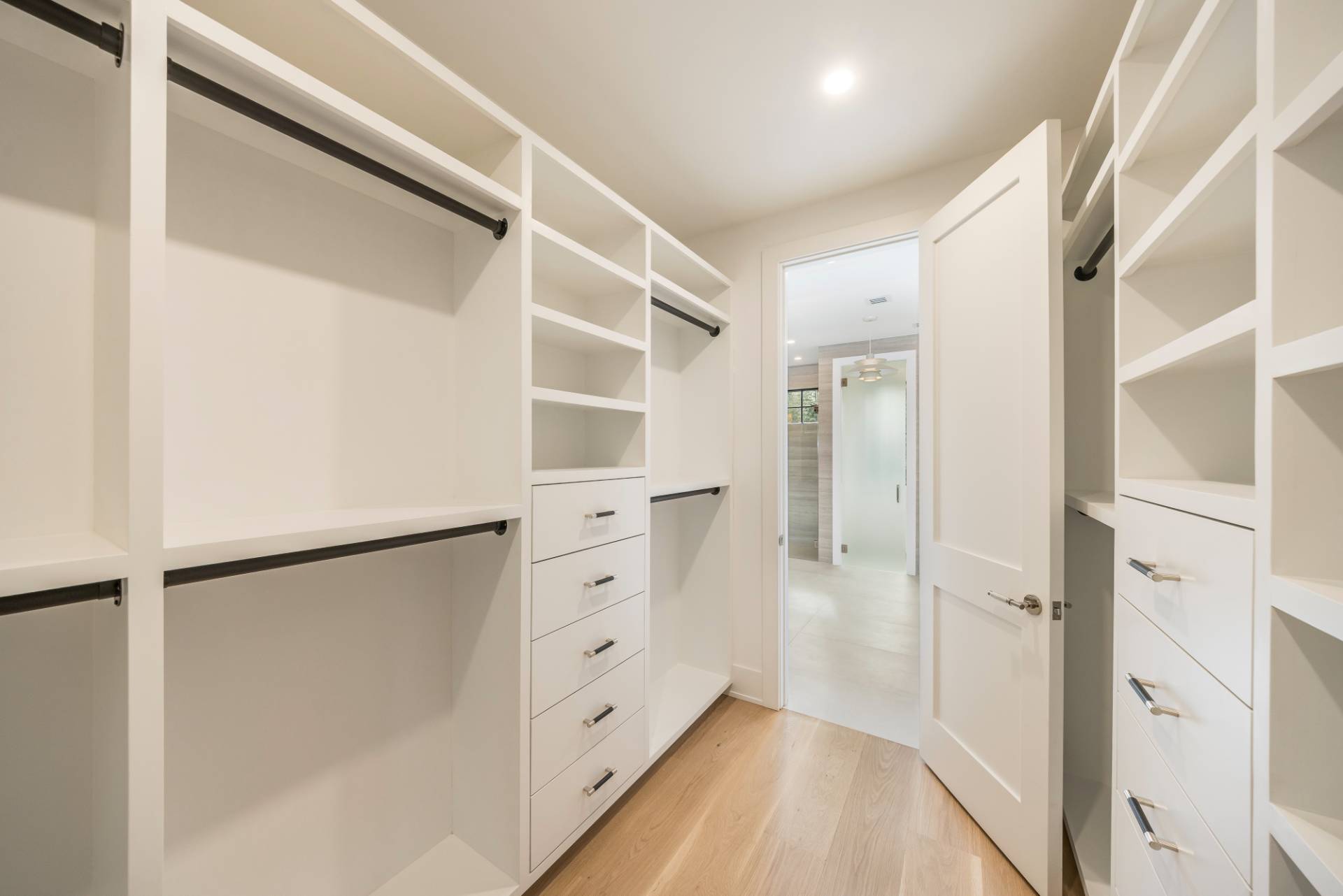 512 Edge Of Woods Road Water Mill, NY 11976 - Photo 16 of 31