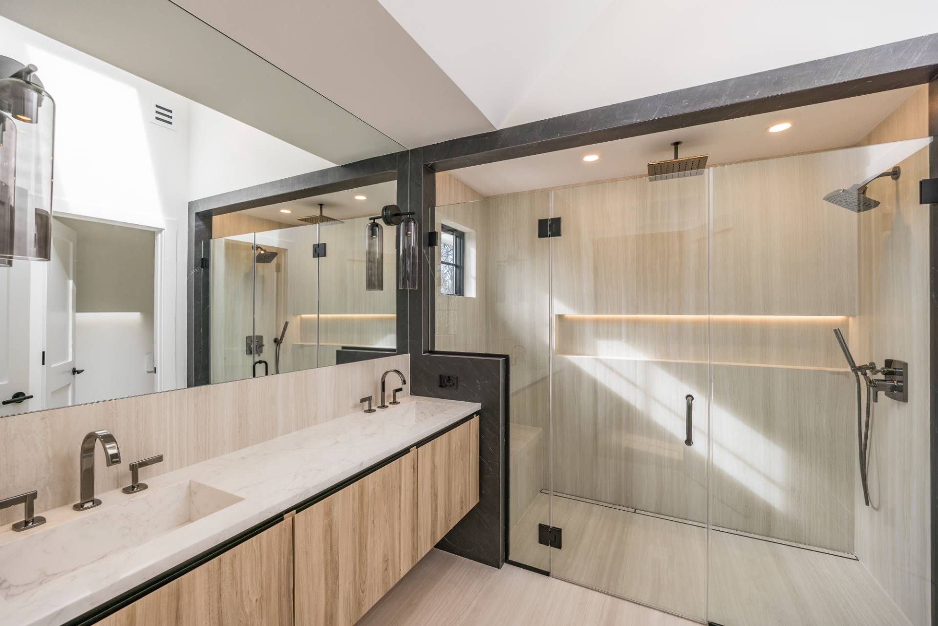 512 Edge Of Woods Road Water Mill, NY 11976 - Photo 20 of 31