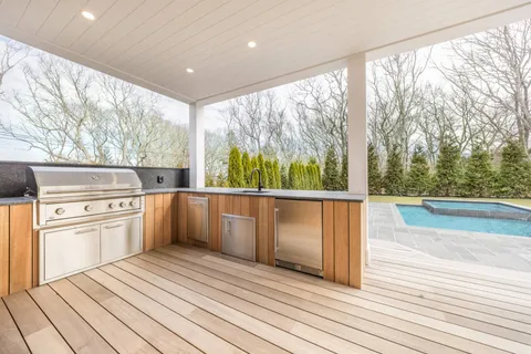 $6,995,000 | 512 Edge Of Woods Road, Water Mill, NY 11976