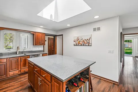 $645,000 | 815 South Salem Avenue, Arlington Heights, IL 60005