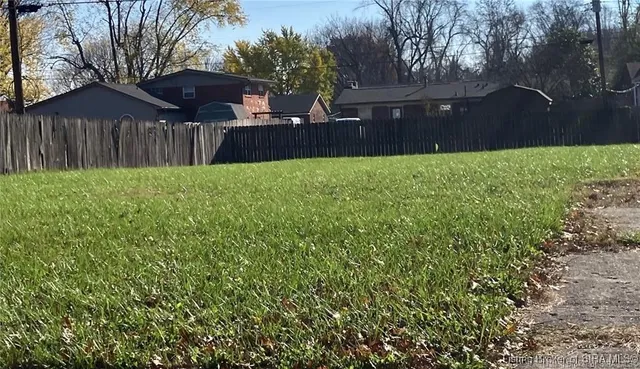 $54,900 | 1727 Driftwood Drive, Clarksville, IN 47129