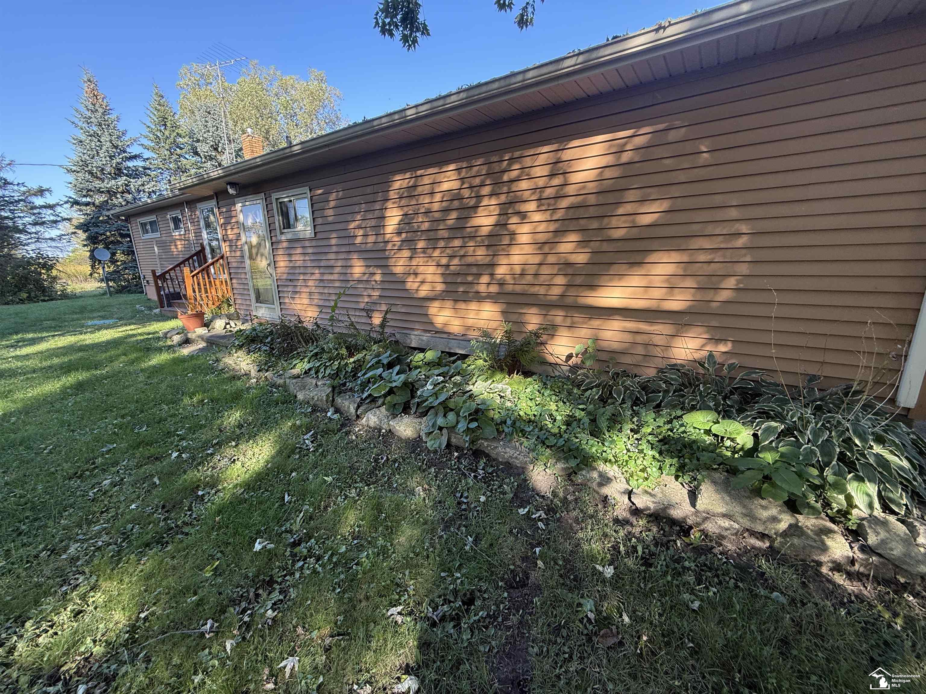 6859 Ann Arbor Road Dundee, MI 48131 - Photo 17 of 23