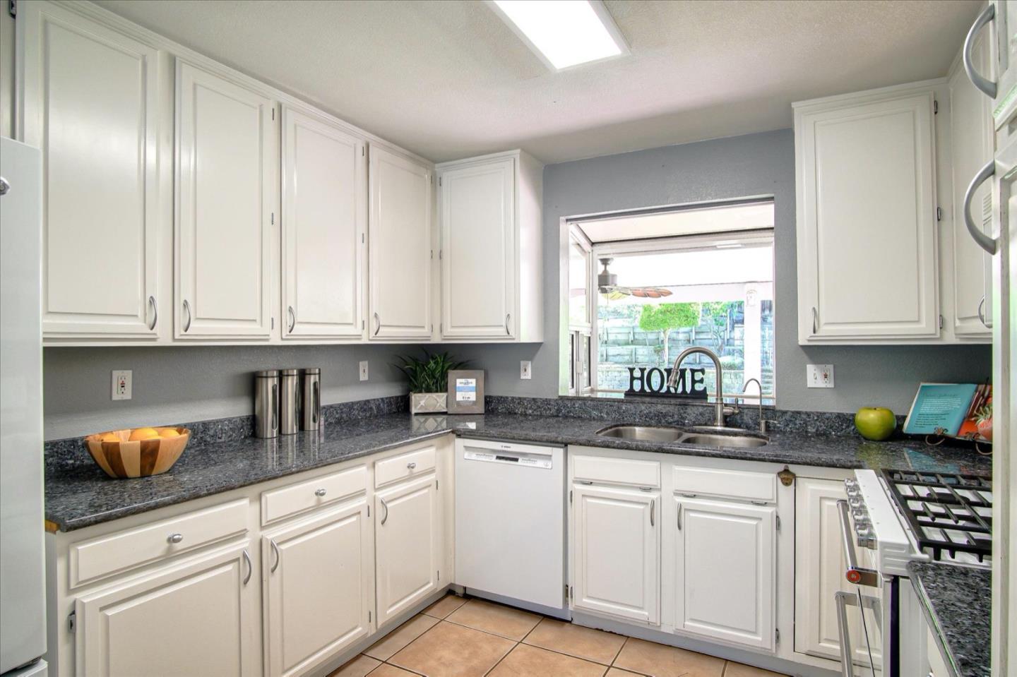9095 Ridgeway Drive Gilroy, CA 95020 - Photo 14 of 38 Gallery Image 14